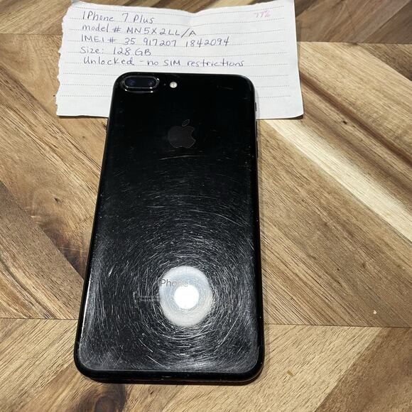 Apple iPhone 7 Plus - 128 GB - Black (Unlocked) - Picture 3 of 4